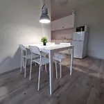 öt Fenyő *