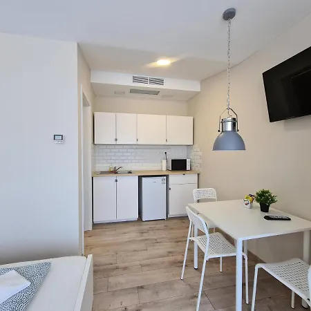 Lägenhet Oet Fenyo Apartmanhaz