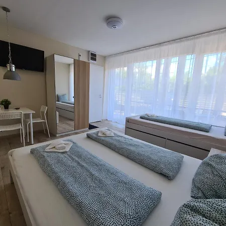 Lägenhet Oet Fenyo Apartmanhaz