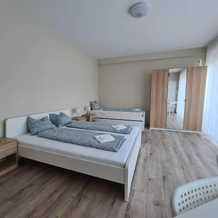 Oet Fenyo Apartmanhaz Lejlighed