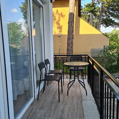 Oet Fenyo Apartmanhaz Διαμέρισμα *