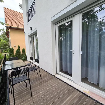 Oet Fenyo Apartmanhaz