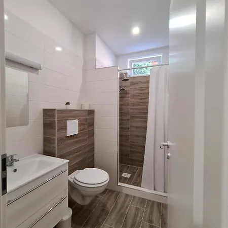 Oet Fenyo Apartmanhaz Lägenhet Siófok