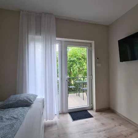 Oet Fenyo Apartmanhaz * Siofok