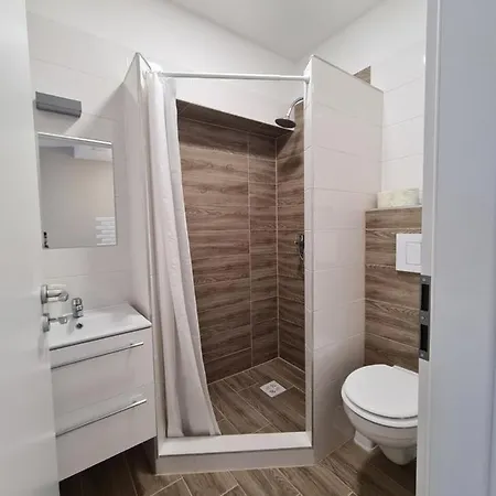 Oet Fenyo Apartmanhaz Διαμέρισμα Σίοφοκ