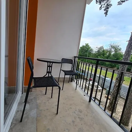 Oet Fenyo Apartmanhaz