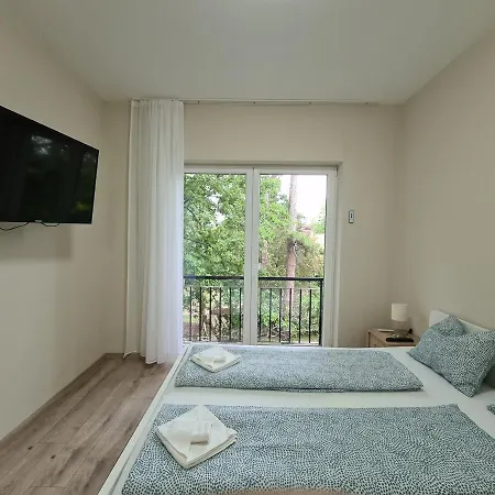 Oet Fenyo Apartmanhaz Siófok