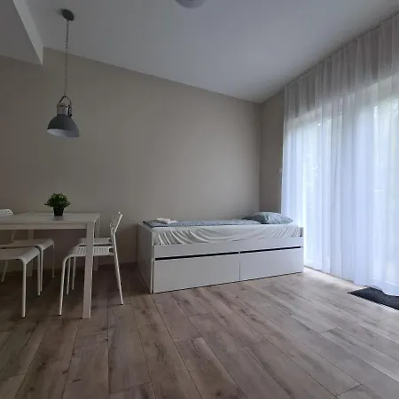 Oet Fenyo Apartmanhaz