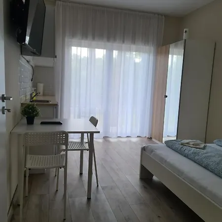 Oet Fenyo Apartmanhaz Διαμέρισμα