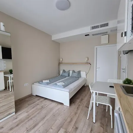 Oet Fenyo Apartmanhaz * Siofok