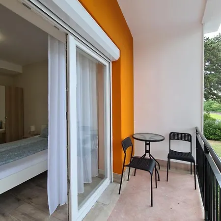 Oet Fenyo Apartmanhaz Διαμέρισμα *