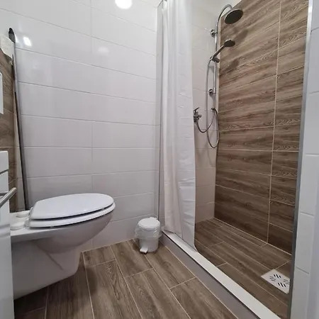 Oet Fenyo Apartmanhaz Siófok