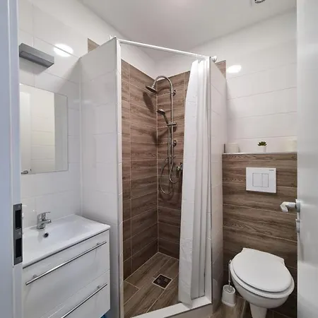 Oet Fenyo Apartmanhaz * Siófok