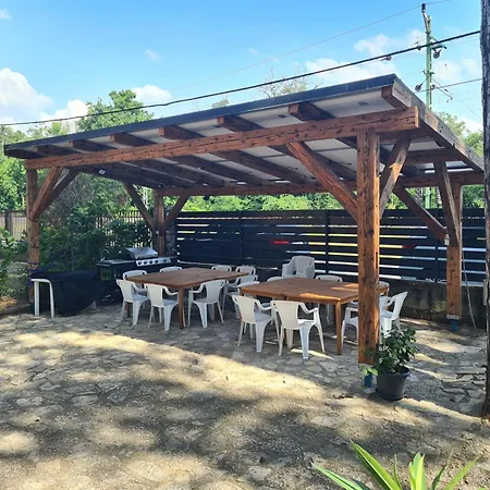 Oet Fenyo Apartmanhaz Διαμέρισμα Σίοφοκ