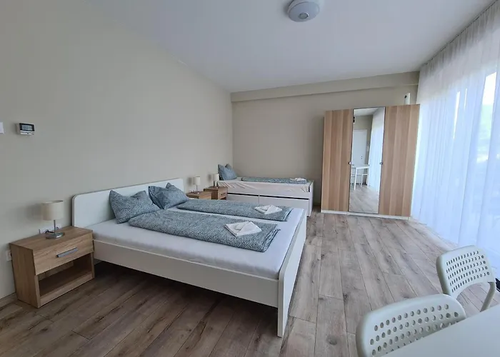 Oet Fenyo Apartmanhaz Lägenhet