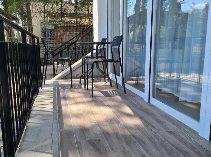 Oet Fenyo Apartmanhaz