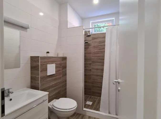 Oet Fenyo Apartmanhaz Lägenhet Siófok