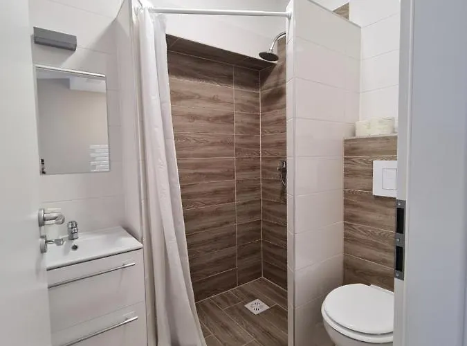 Oet Fenyo Apartmanhaz Lägenhet Siófok