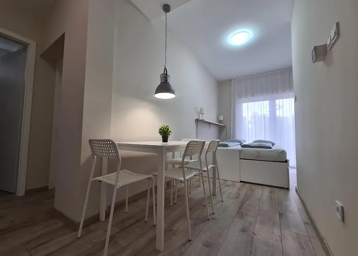 Oet Fenyo Apartmanhaz Lägenhet Siófok