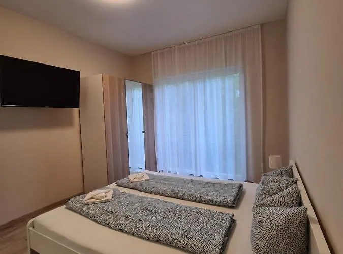 Lägenhet Oet Fenyo Apartmanhaz