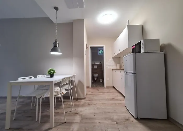 Lägenhet Oet Fenyo Apartmanhaz *