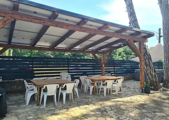 Oet Fenyo Apartmanhaz Lägenhet Siófok