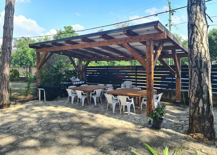 Oet Fenyo Apartmanhaz Lägenhet Siófok