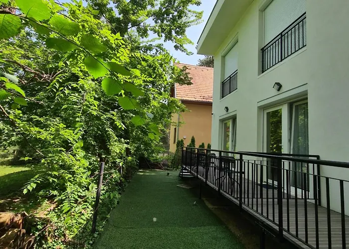 Oet Fenyo Apartmanhaz * Siófok